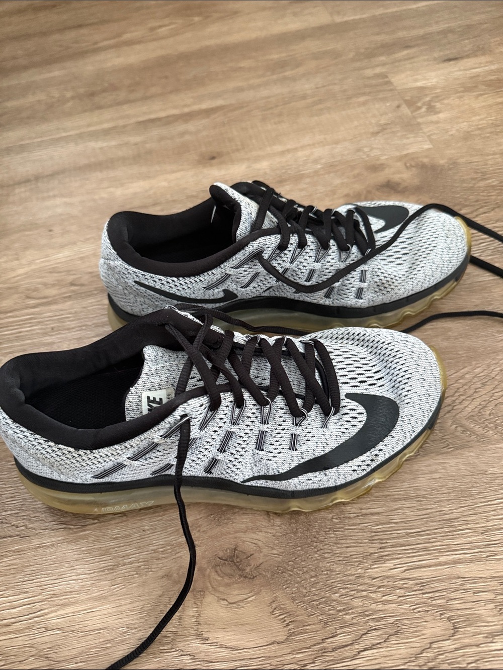Nike Gray & Black Knit Running Sneakers